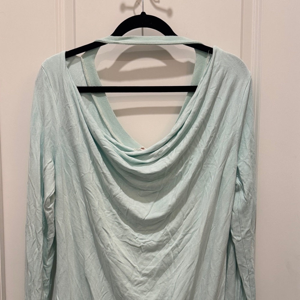 Pink Lotus Light Blue V-Neck Sweatshirt Women’s Large - Picture 8 of 9